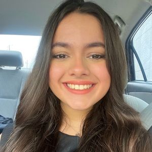 Meet your Posher, Cami